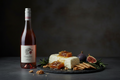 Queso de cabra con Chameleon Rosé