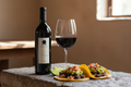 Tacos con Pozo de Luna Malbec